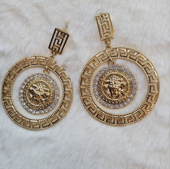 None Jewelry - Vintage Style Gold Lion Head Earrings